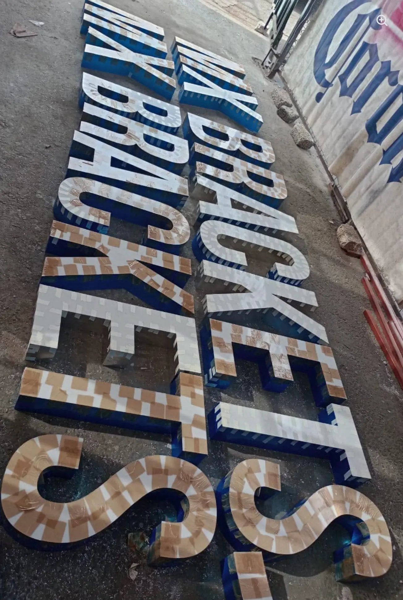 Letras y Cajas de Luz